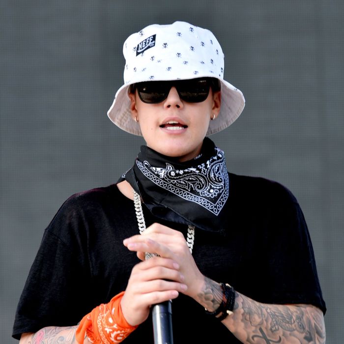 Justin Bieber volta aos palcos abril de 2014, mas ainda não é muito bem recebido pelo público
