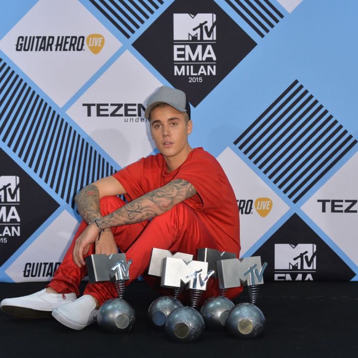 Justin Bieber ganhou vários prêmios no EMA 2015 pelo álbum &quot;Purpose&quot;, que marcou seu retorno triunfal