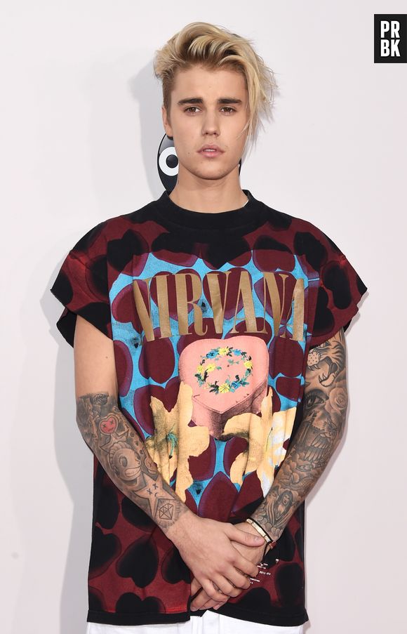 No AMA de 2015, Justin Bieber não tava fazendo uma cara muito simpática não