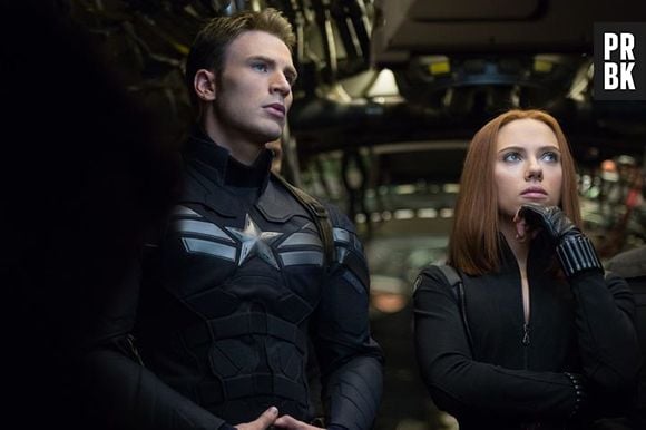 Como Viúva Negra, Scarlett Johansson atua ao lado de Chris Evans em "Capitão América 2: O Soldado Invernal"