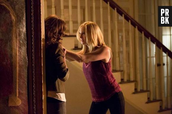 Em "The Vampire Diaries", Caroline (Candice Accola) tentará matar Nadia (Olga Fonda)