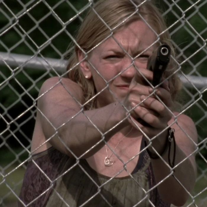 Em &quot;The Walking Dead&quot;, Beth (Emily Kinney) aprendeu a ser mais durona!
