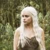 No início de "Game of Thrones", Daenerys (Emilia Clarke) não usava roupas luxuosas