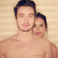 Tiago Iorc comenta foto de Bruna Marquezine no Instagram: "Roupa mara"