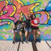 Maisa Silva e duas amigas posam cheias de estilo enquanto estão nos EUA