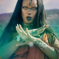 Rihanna mostra bastidores do clipe "Sledgehammer" em novo vídeo no Youtube!