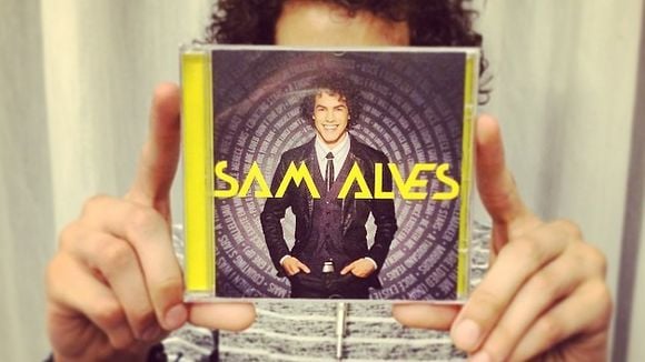 Sam Alves lança álbum de estreia no topo do iTunes!