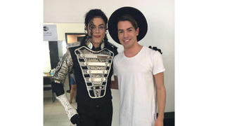 Sam Alves e Rodrigo Teaser cantam "Love Never Felt So Good" em tributo emocionante a Michael Jackson