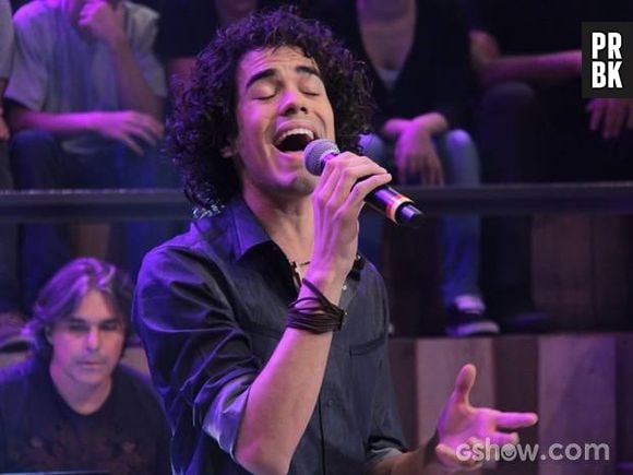 Durante o bate-papo, Sam Alves revelou que a sua música preferida do CD é a canção "Be With Me": "Eu escrevi para uma pessoa especial"