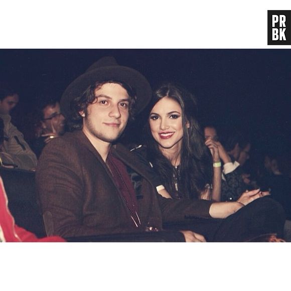 Manu Gavassi e Chay Suede namoraram durante 2013 e o relacionamento não acabou nada bem, o que dividiu alguns fãs