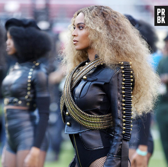 Beyoncé quebra recorde pessoal com a "Formation Tour" e surpreende fãs com super produção