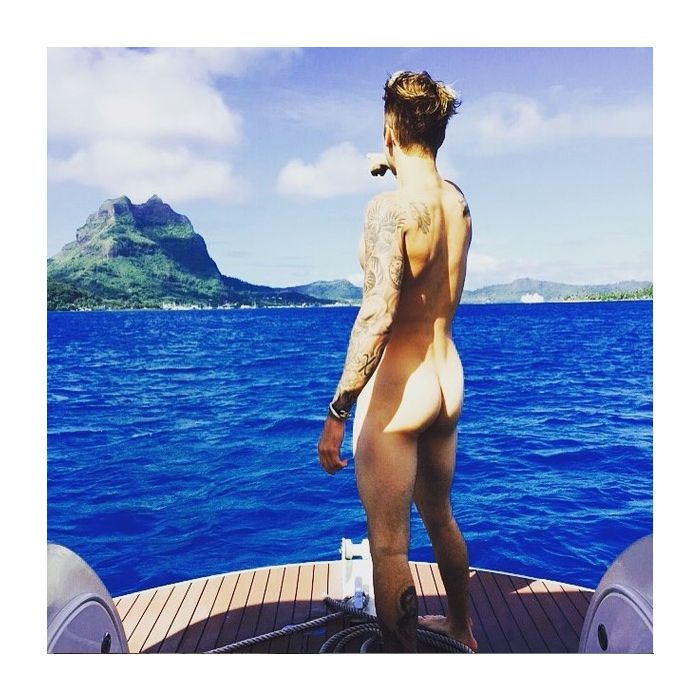 Justin Bieber ficou pelado no Instagram e mostrou como veio ao mundo!