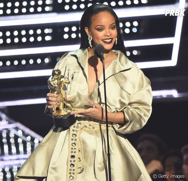 Veja o que Rihanna aprontou no VMA 2016
