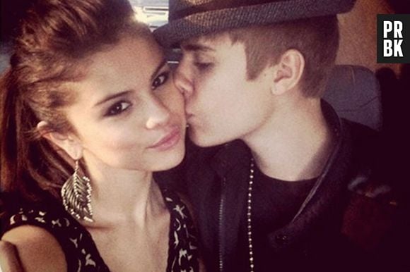 Selena Gomes estaria triste porque levou um pé na bundo de Justin Bieber