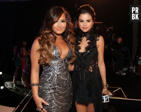 Demi Lovato deixou Selena Gomez para entrar em turnê mundial e por isso a dana do hit "Come & Get It" pode estar triste