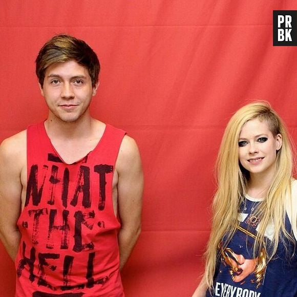 Fãs não podem tocar de Avril Lavigne no Meet & Greet no Brasil