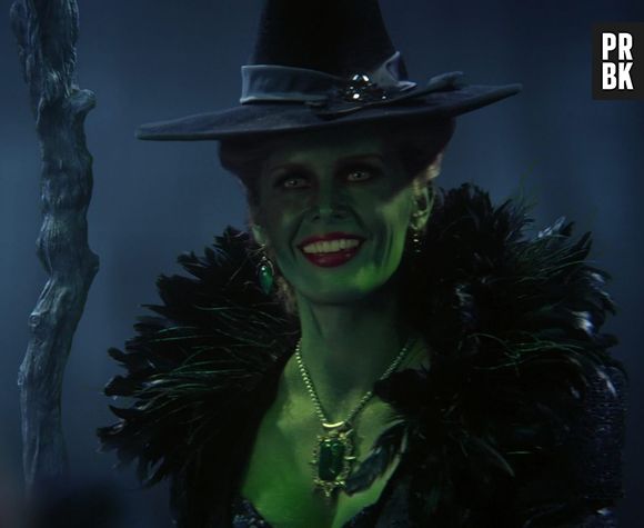 Zelena (Rebecca Mader) e Regina (Lana Parrilla) são irmão e estão igualmente malvadas na 6ª temporada de "Once Upon a Time"