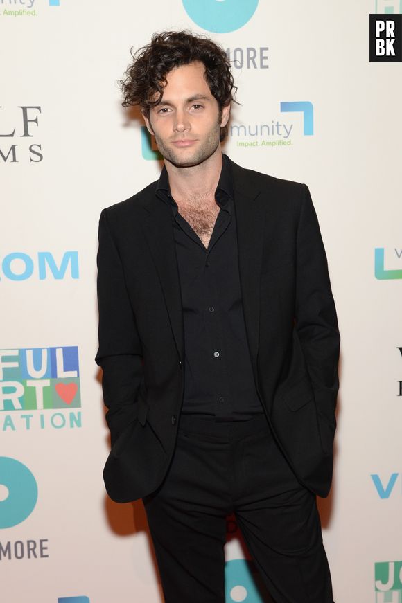 Penn Badgley, nascido em 1º de novembro, é um dos famosos do signo de Escorpião