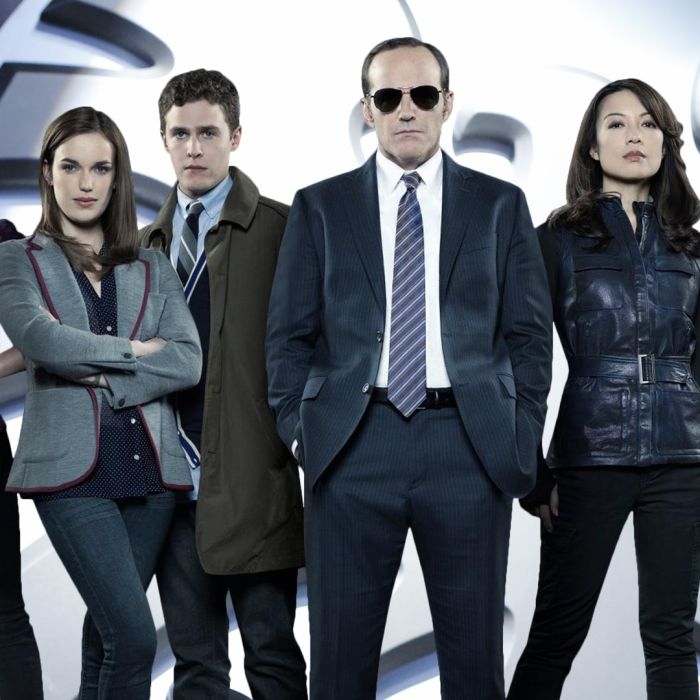 A estreia de maior sucesso da última temporada da televisão americana &quot;Agents of SHIELD&quot; ganhou sua segunda temporada!