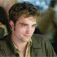 At&eacute; machucado Robert Pattinson arrasou no filme "Lembran&ccedil;as", lan&ccedil;ado em 2009! 