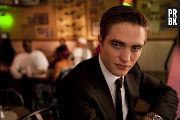 Todo charmoso, Robert Pattinson no filme "Cosmópolis" de 2012!