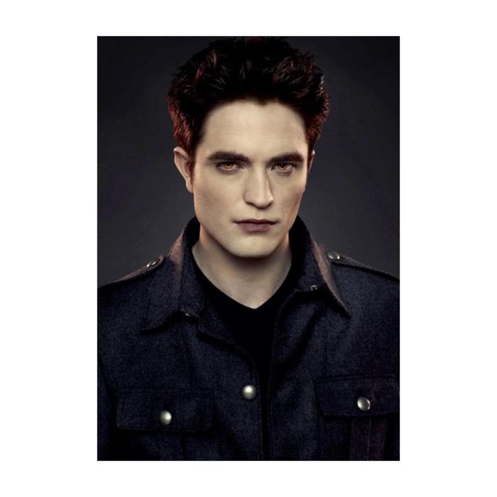  Robert Pattinson como o vampiro Edward Cullen da saga &quot;Crep&amp;uacute;sculo&quot;! 