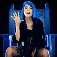 Tati Zaqui sensualiza, canta e dança muito no clipe do seu novo single, "Rebelde e Abusada"