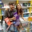 Namorando desde o início de 2016, Rafael Vitti e Julia Oristanio lançaram juntos o livro "Amor Roxo"
