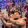 Sabrina Sato e Lucas Lucco fazem selfie no "Pragrama da Sabrina"!