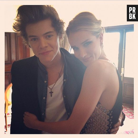 Ainda de acordo com Harry Styles, a parte do corpo que ele mais gosta em Rosie Huntington-Whiteley é : "O rosto dela"