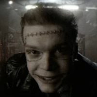 Em "Gotham": na 3ª temporada, Jerome volta do mundo dos mortos em novo teaser!