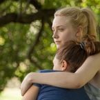 Dakota Fanning e Elizabeth Olsen falam sobre virgindade em trailer de drama