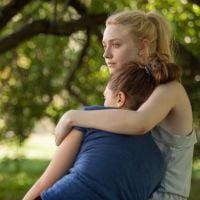 Dakota Fanning e Elizabeth Olsen falam sobre virgindade em trailer de drama