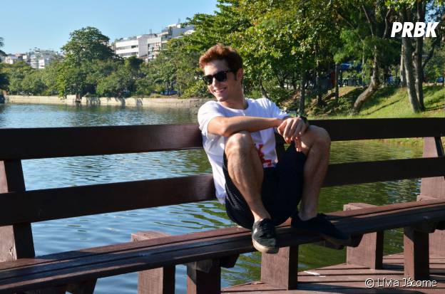 Christian Monassa esbanjou charme em uma manhã ensolarada no Rio de Janeiro