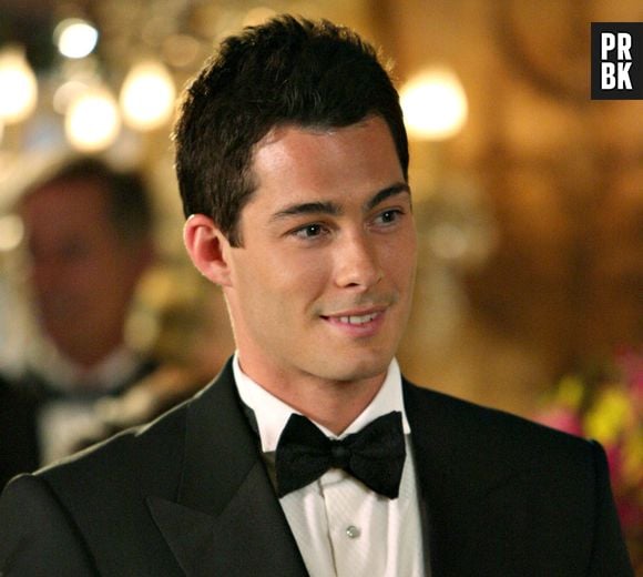 Antes de "Revenge", Brian Hallisay fez "Privileged"