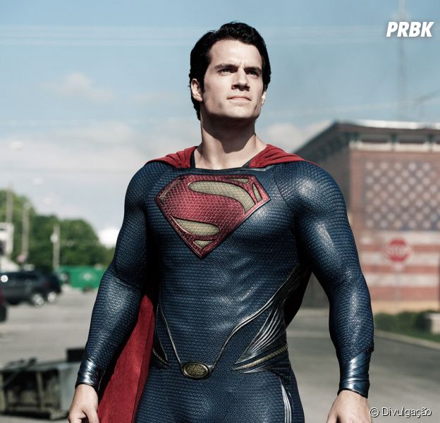 Henry Cavill, o Superman, revela que tem contrato para fazer mais um filme da DC Comics