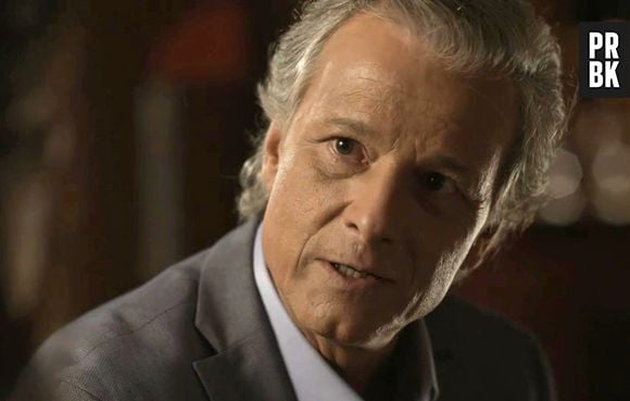 Em "O Outro Lado do Paraíso": Renan (Marcello Novaes) tenta enganar Beth (Gloria Pires), mas Patrick (Thiago Fragoso) mostra que ele está mentindo