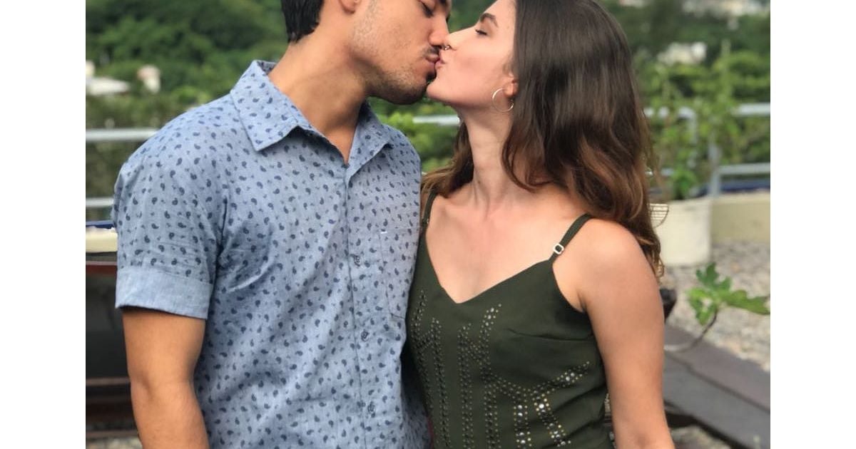 Giovanna Grigio e Bruno Gadiol revelam que estão namorando no Dia da  Mentira e fãs caem na pegadinha! - Purebreak