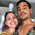 Giovanna Grigio e Bruno Gadiol revelam que estão namorando no Dia da Mentira e fãs caem na pegadinha!
