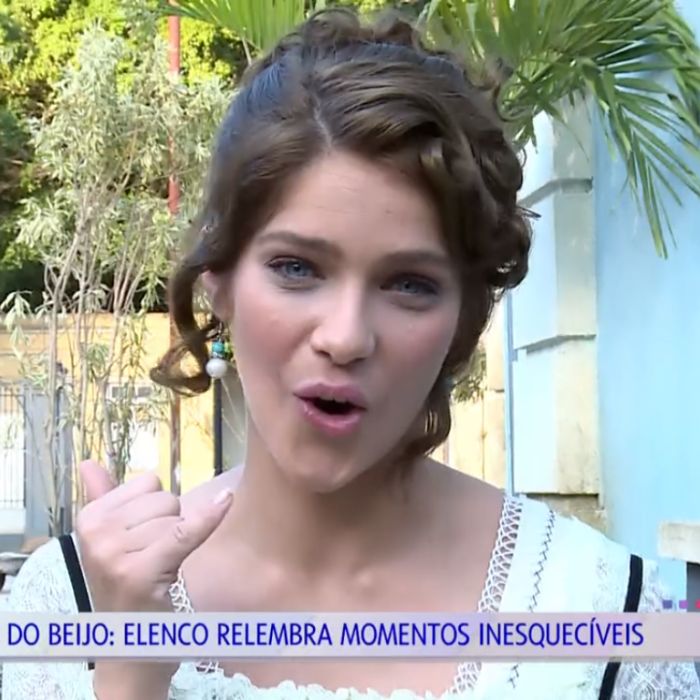 Isabella Santoni participa do &quot;Vídeo Show&quot; contando como foi seu primeiro beijo