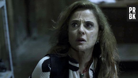 Em "O Outro Lado do Paraíso": advogado de Sophia (Marieta Severo) tenta incrimar Clara (Bianca Bin) mas Mariano (Juliano Cazarré) o desmente