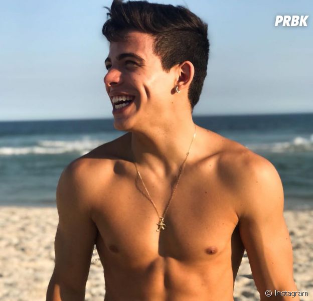 Thomaz Costa De Carrossel Tem Namorada Thomaz Costa Ex De Larissa Manoela Se Envolve Em Briga Com O Pai