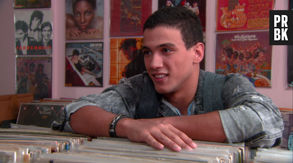 Em "As Aventuras de Poliana", após armação de Mirela (Larissa Manoela), Guilherme (Lawrran Couto) achará que Raquel (Isabella Moreira) está com Vini (Vincenzo Richy)