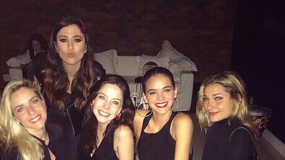 Sasha Meneghel prestigia Bruna Marquezine em festa de despedida de "Deus Salve o Rei"