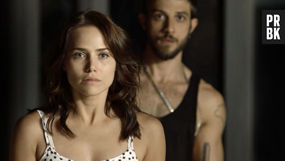 Em "Segundo Sol": Rosa (Letícia Colin) mente para Ícaro (Chay Suede), mas ele descobre chantagem