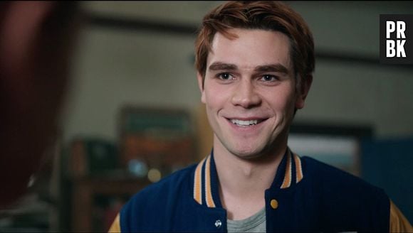 Archie (KJ Apa) irá se envolver com personagem nova em episódio de "Riverdale"