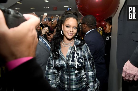 Rihanna registrou oito músicas novas recentemente