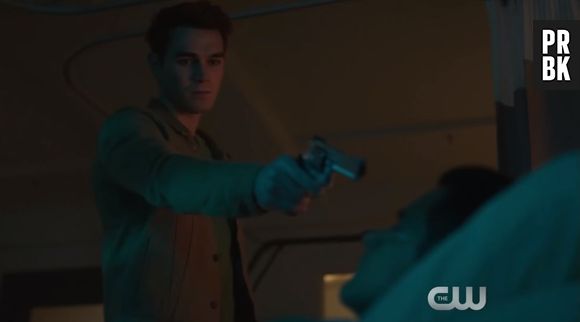 Em "Riverdale": Archie (KJ Apa) está prestes a assassinar alguém?