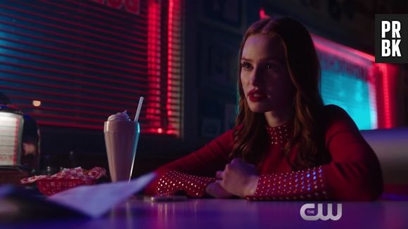 Em "Riverdale": Toni (Vanessa Morgan) e Cheryl (Madelaine Petsch) estão no maior clima no teaser do próximo episódio