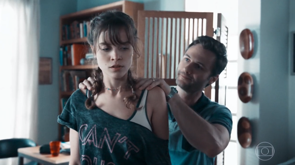 Breno planeja estuprar Verena depois de sequestrá-la em "Malhação"